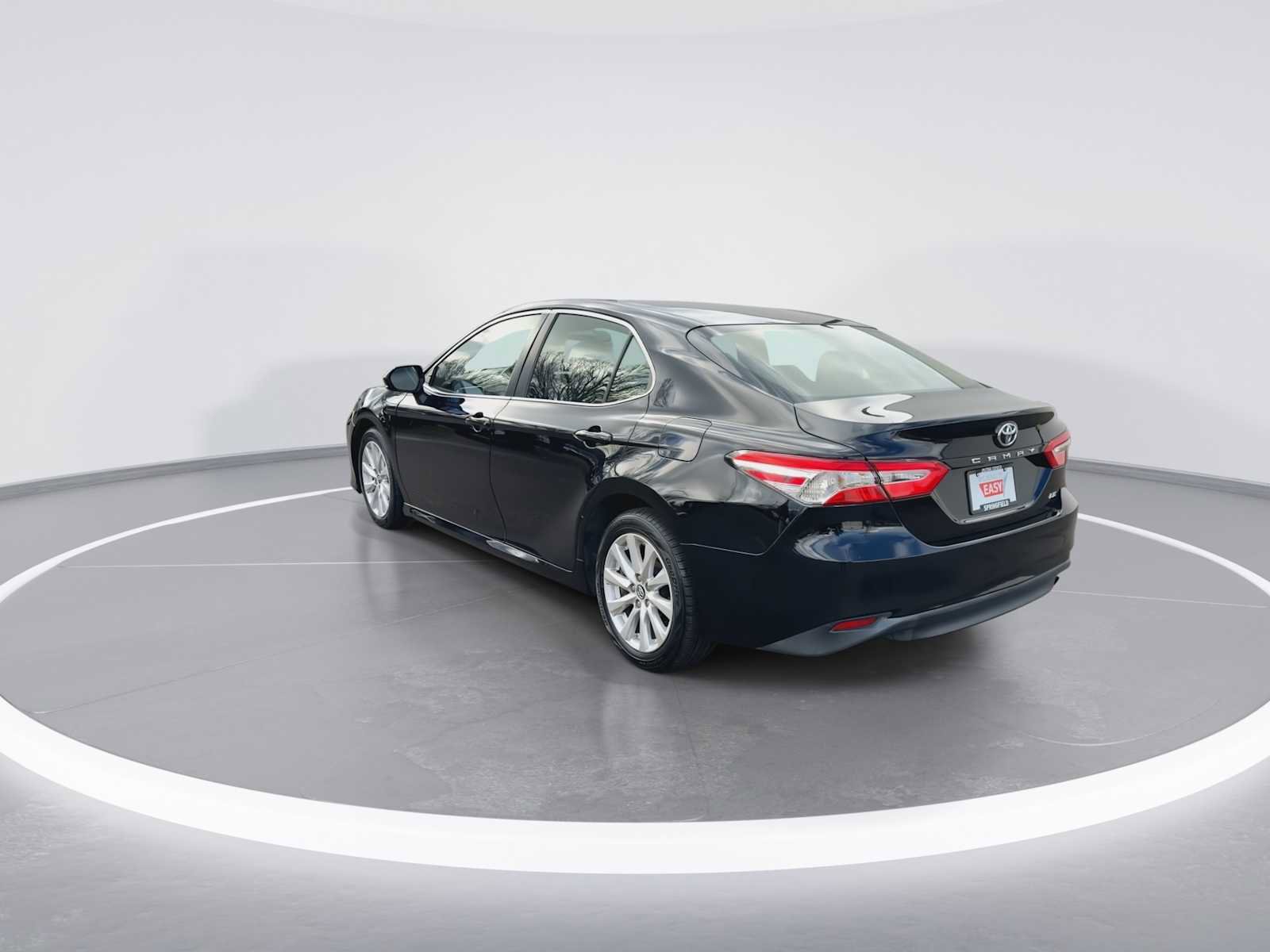 Certified 2018 Toyota Camry LE image 6
