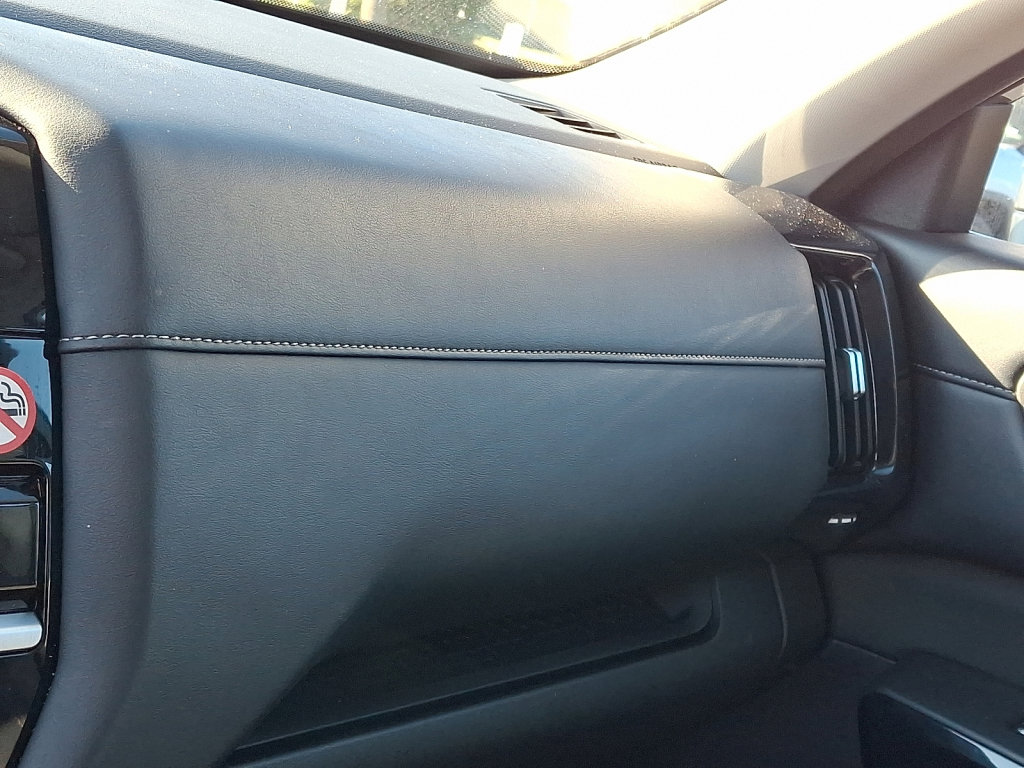 Used 2025 Nissan Pathfinder SV image 31