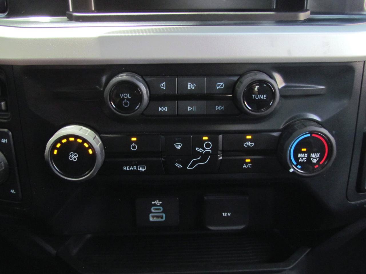 Used 2024 Ford F350 XLT AWD/4WD image 39