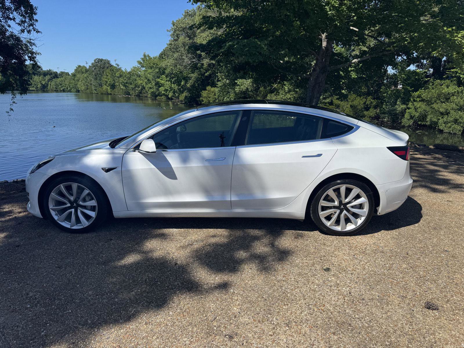 Used 2020 Tesla Model 3 Long Range AWD/4WD image 10