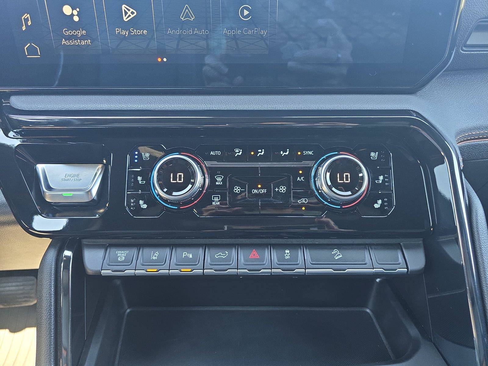 Used 2024 GMC Sierra 2500 AT4 w/ AT4 Premium Plus Package AWD/4WD image 18