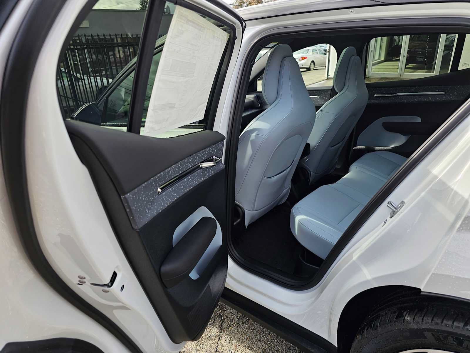 New 2025 Volvo EX30 Ultra w/ Protection Package Premier AWD/4WD image 16