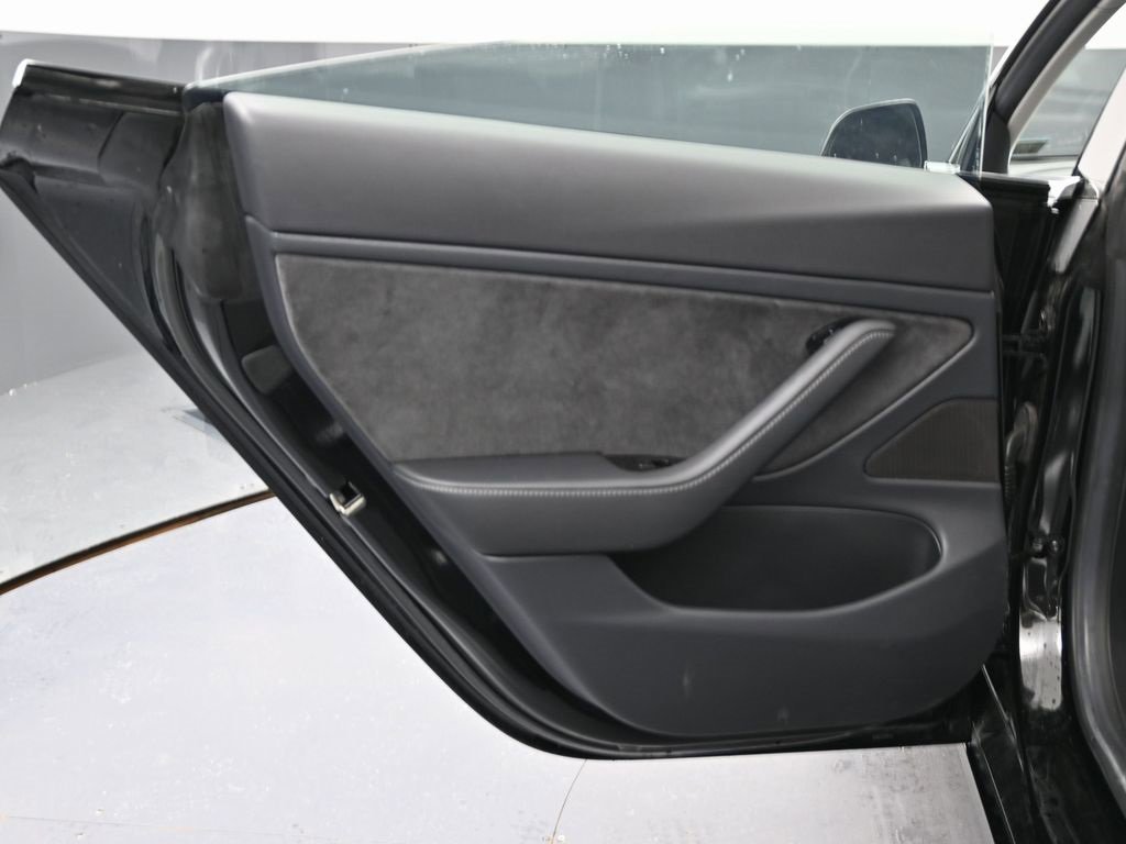 Used 2018 Tesla Model 3 Long Range image 41