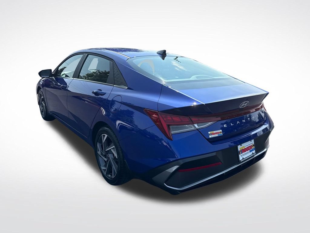 Certified 2024 Hyundai Elantra SEL w/ Convenience Package FWD video 3