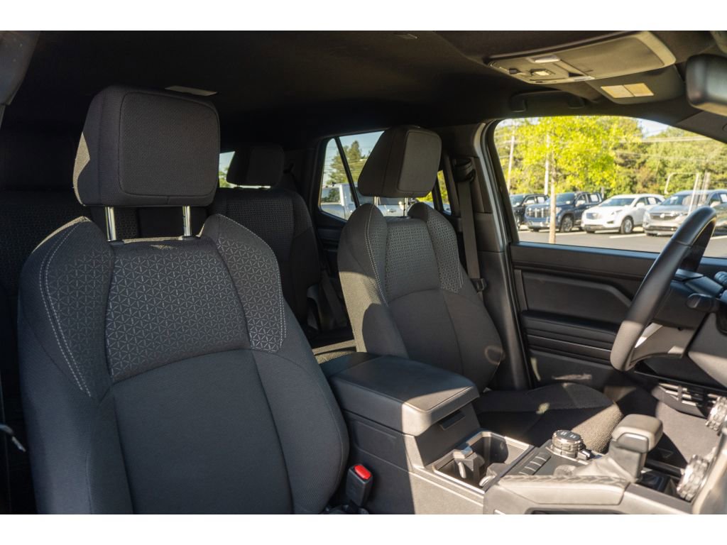Used 2025 Toyota 4Runner SR5 AWD/4WD image 17