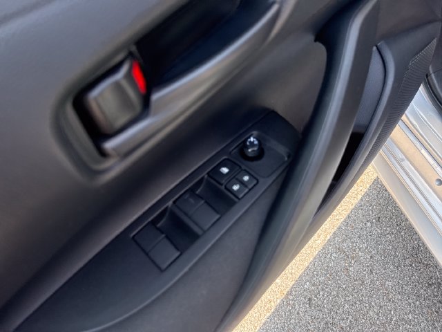Used 2024 Toyota Corolla LE w/ LE Convenience Package FWD image 10