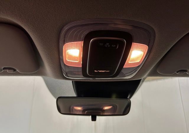 Used 2024 Hyundai Elantra SE FWD image 35