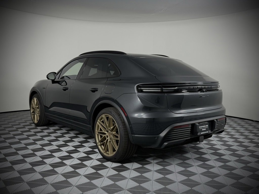 New 2024 Porsche Macan 4 Electric image 3