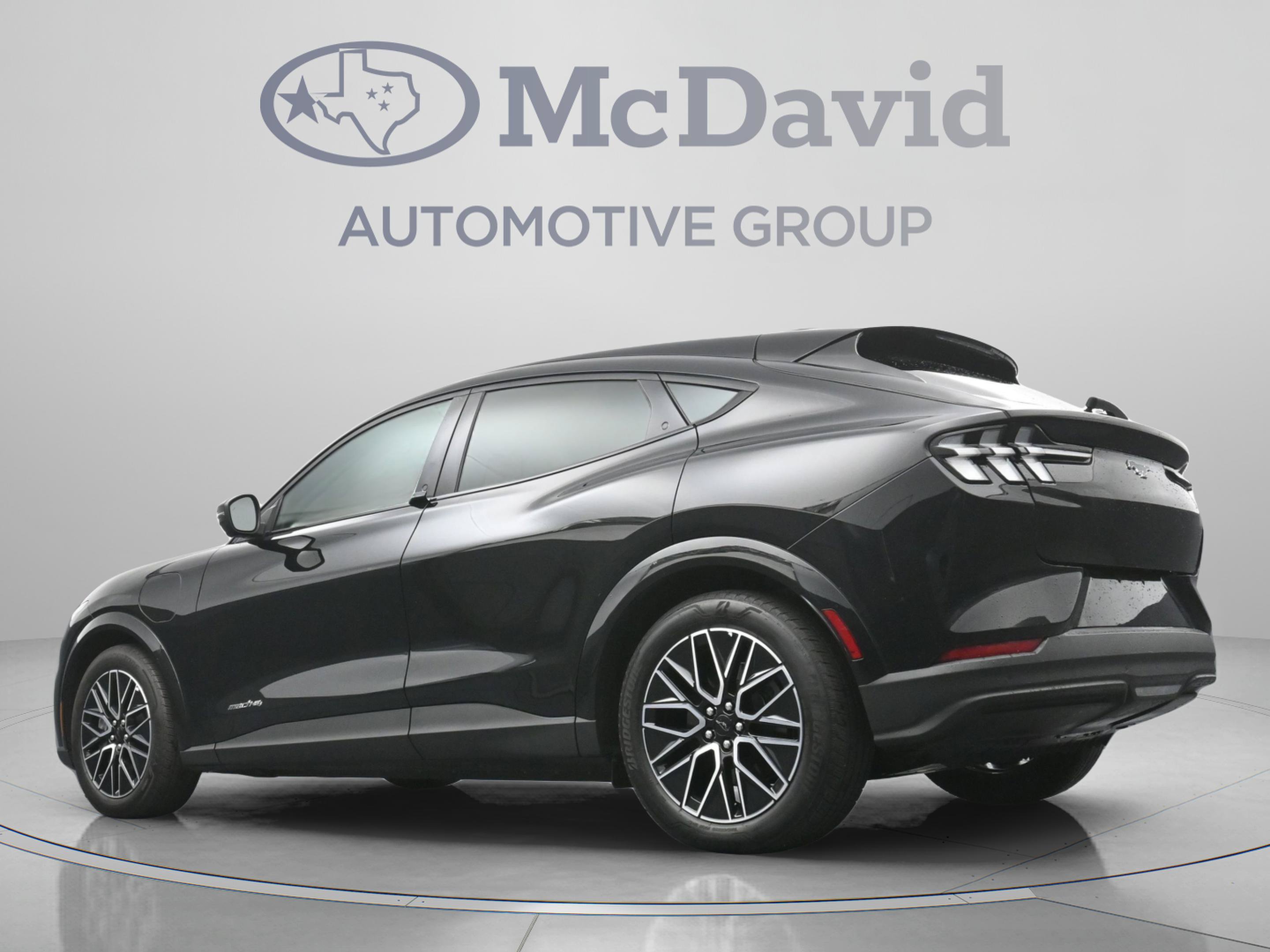 Used 2025 Ford Mustang Mach-E Premium AWD/4WD image 31