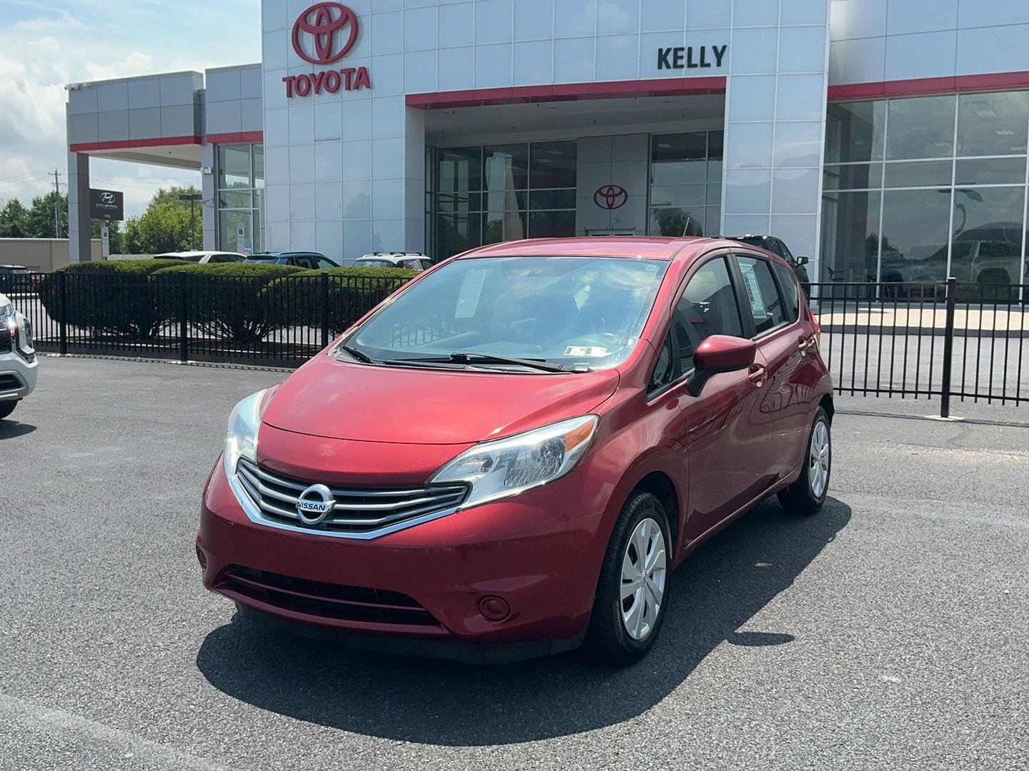Used 2016 Nissan Versa Note SV FWD image 1