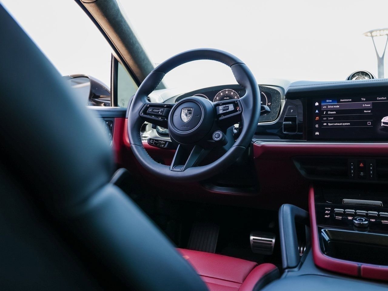 Certified 2025 Porsche Cayenne Turbo image 25