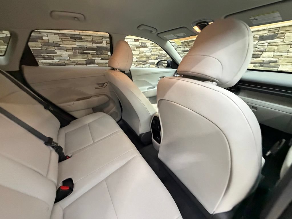 Used 2024 Hyundai Kona SEL AWD/4WD image 48