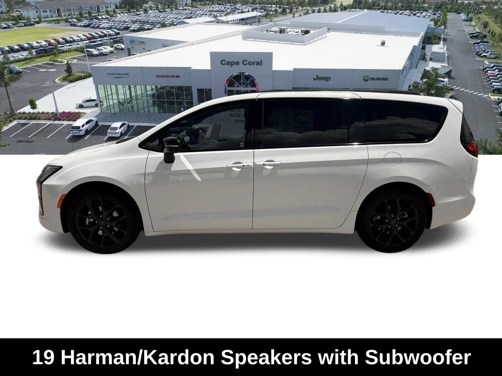New 2027 Chrysler Pacifica Limited w/ S Appearance Package FWD image 7