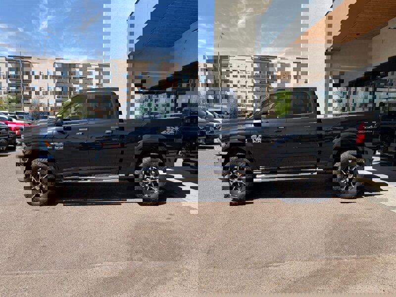 Used 2018 RAM 2500 Tradesman w/ Chrome Appearance Group image 3