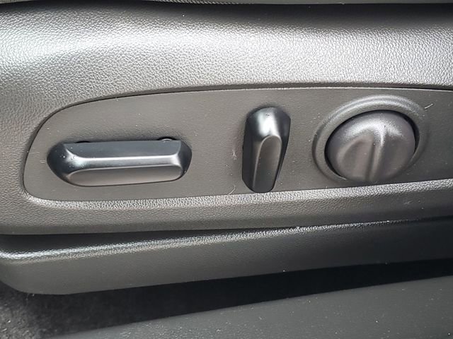 Used 2024 Buick Encore GX Avenir w/ Avenir Technology Package image 9