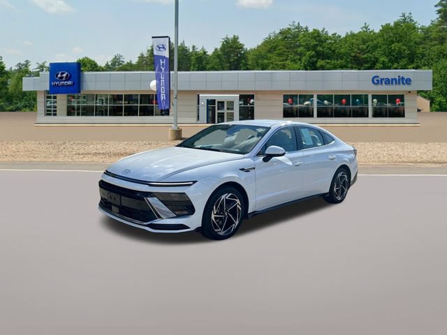 Used 2026 Hyundai Sonata SEL FWD image 2