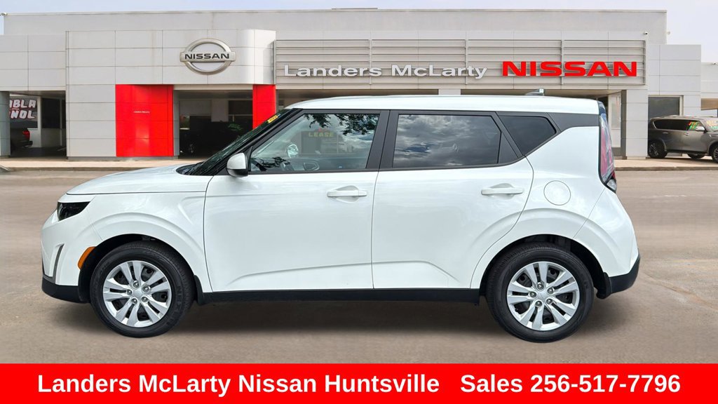 Used 2025 Kia Soul LX FWD image 8