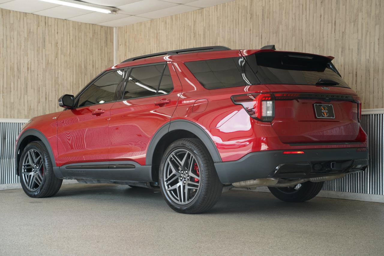 Used 2026 Ford Explorer ST-Line w/ ST-Line Street Pack RWD image 7