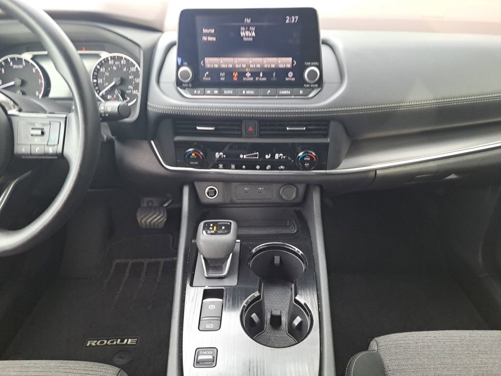 Used 2023 Nissan Rogue SV image 11