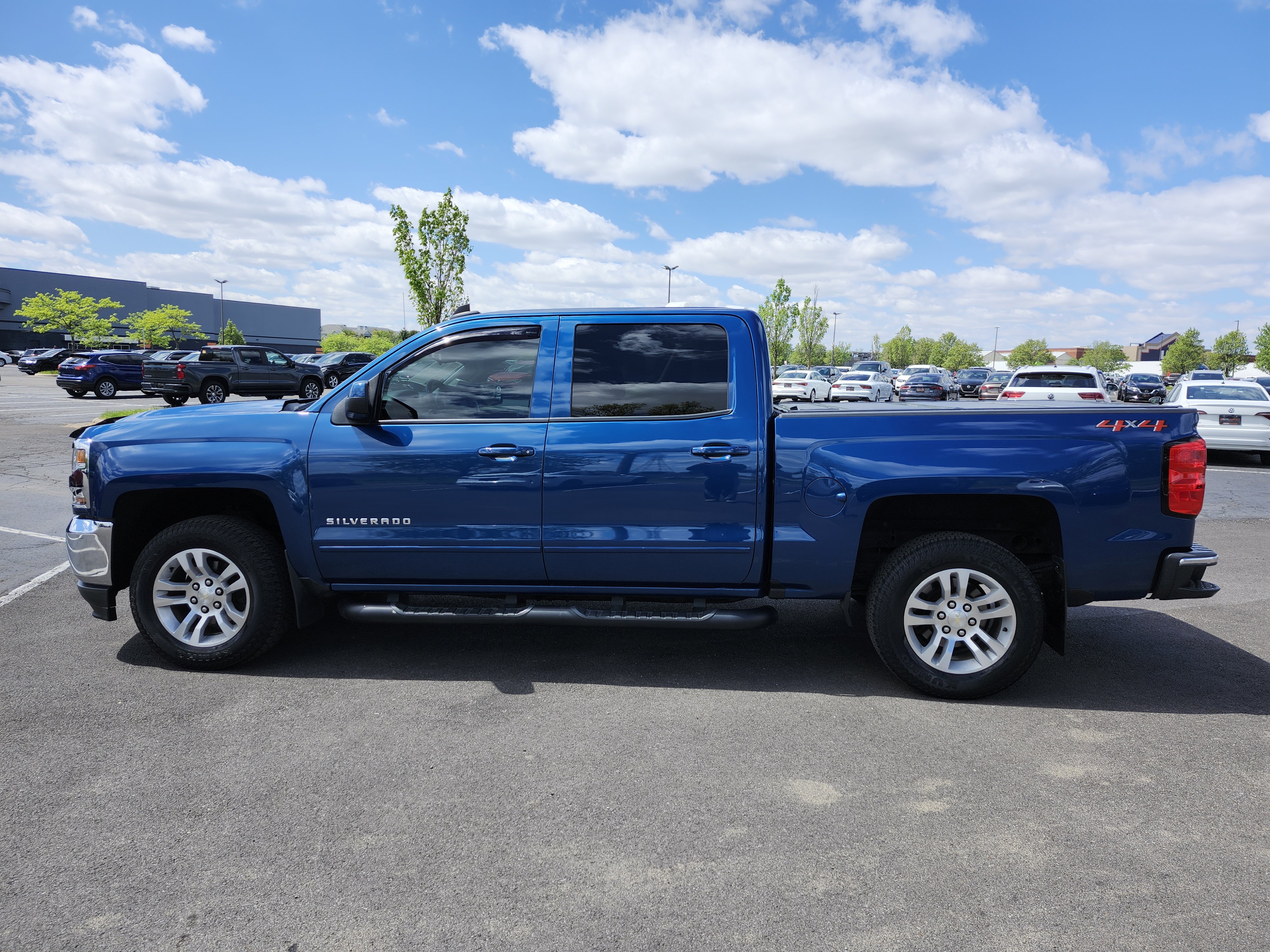 Used 2018 Chevrolet Silverado 1500 LT w/ All Star Edition image 15