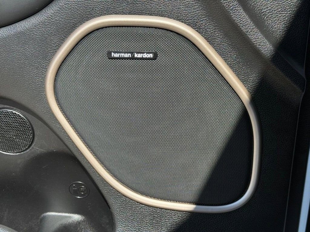 Used 2017 Jeep Grand Cherokee Overland image 28