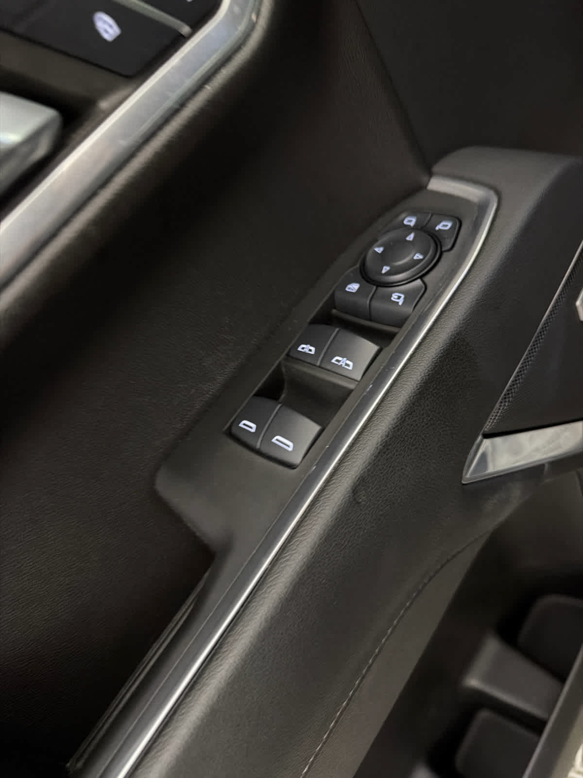 Used 2024 Chevrolet Silverado 1500 LTZ RWD image 23