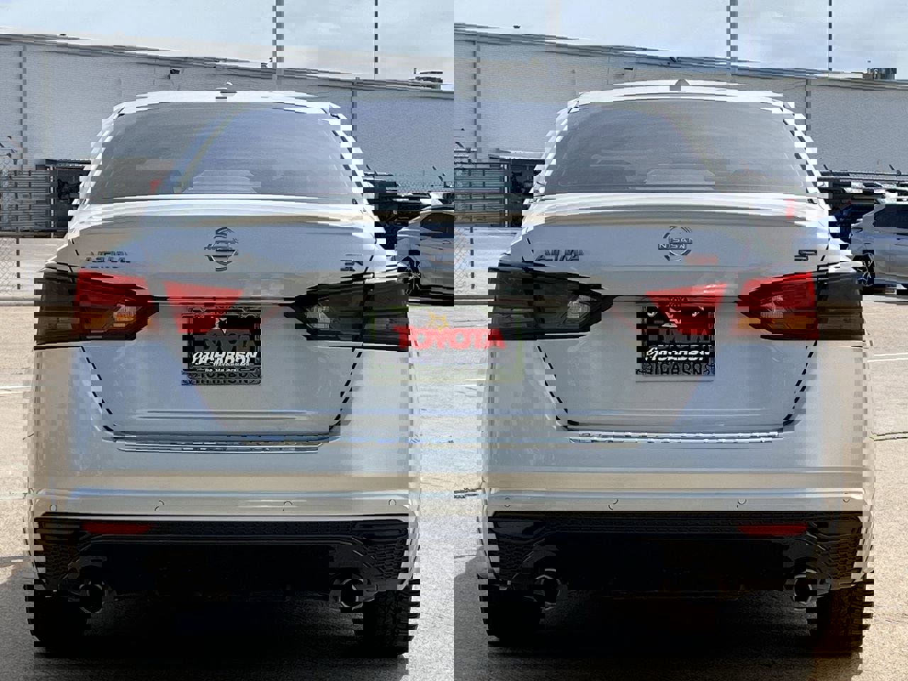 Used 2023 Nissan Altima 2.5 SR w/ SR Premium Package FWD image 5