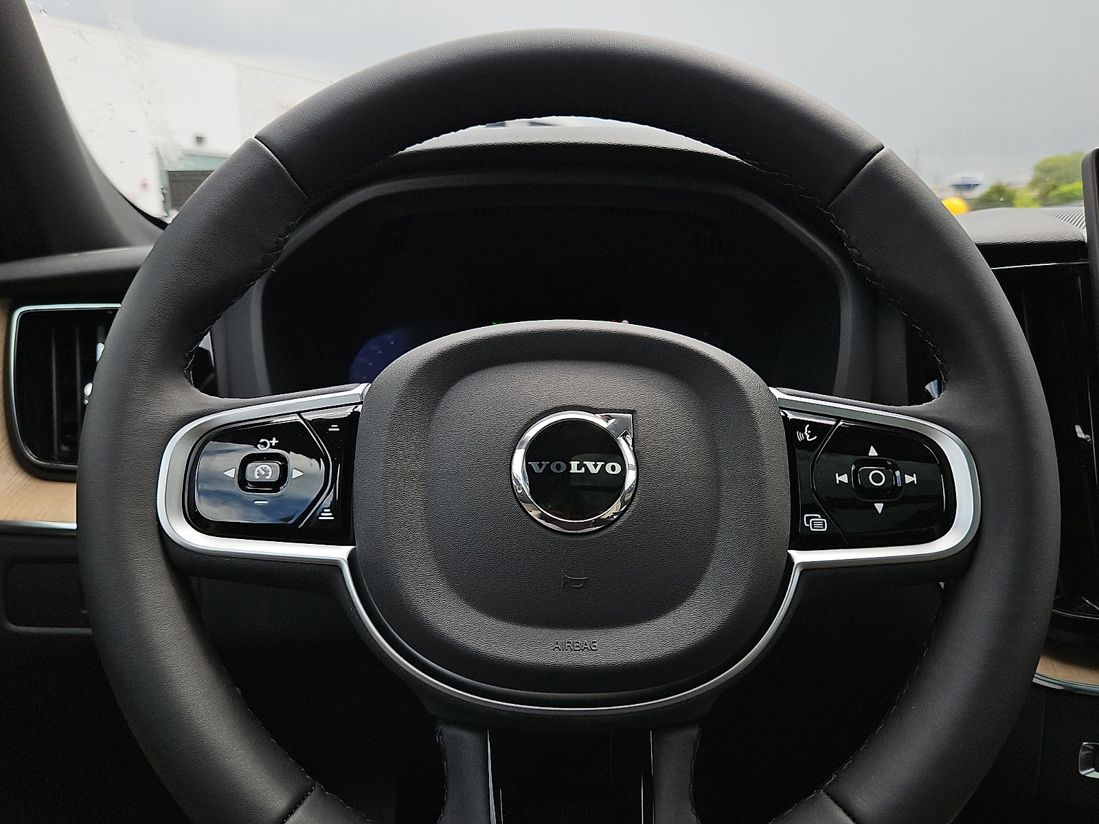 New 2026 Volvo XC60 B5 Plus w/ Protection Package Premier AWD/4WD image 18