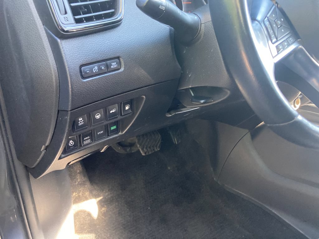 Used 2019 Nissan Rogue SV w/ Sun & Sound Touring Package AWD/4WD image 17