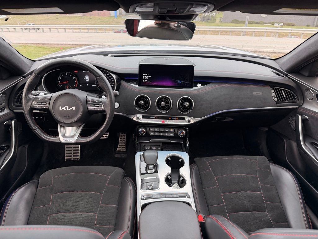 Used 2023 Kia Stinger GT2 image 10
