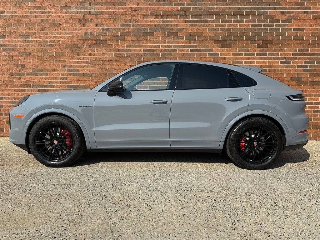 New 2026 Porsche Cayenne S image 2