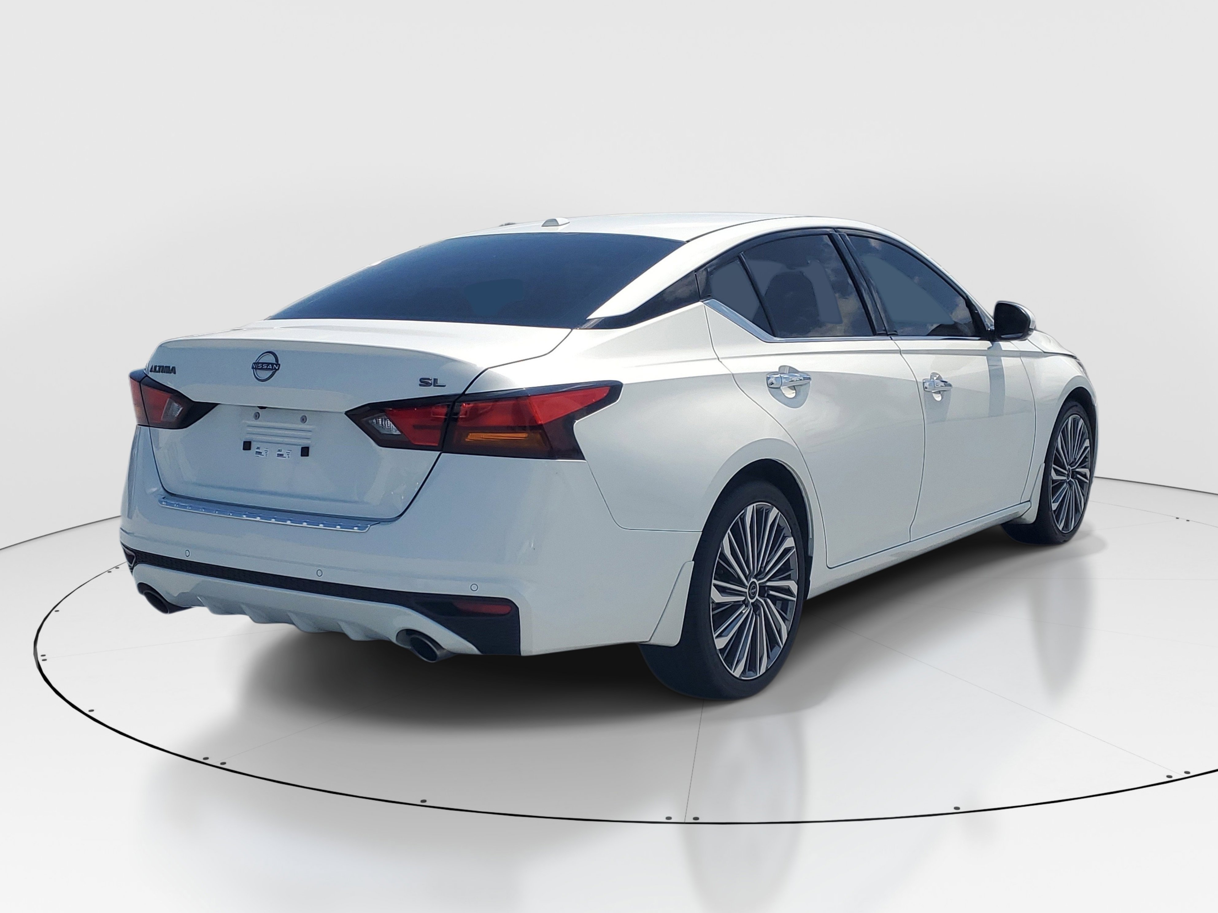 Used 2023 Nissan Altima 2.5 SL FWD image 7