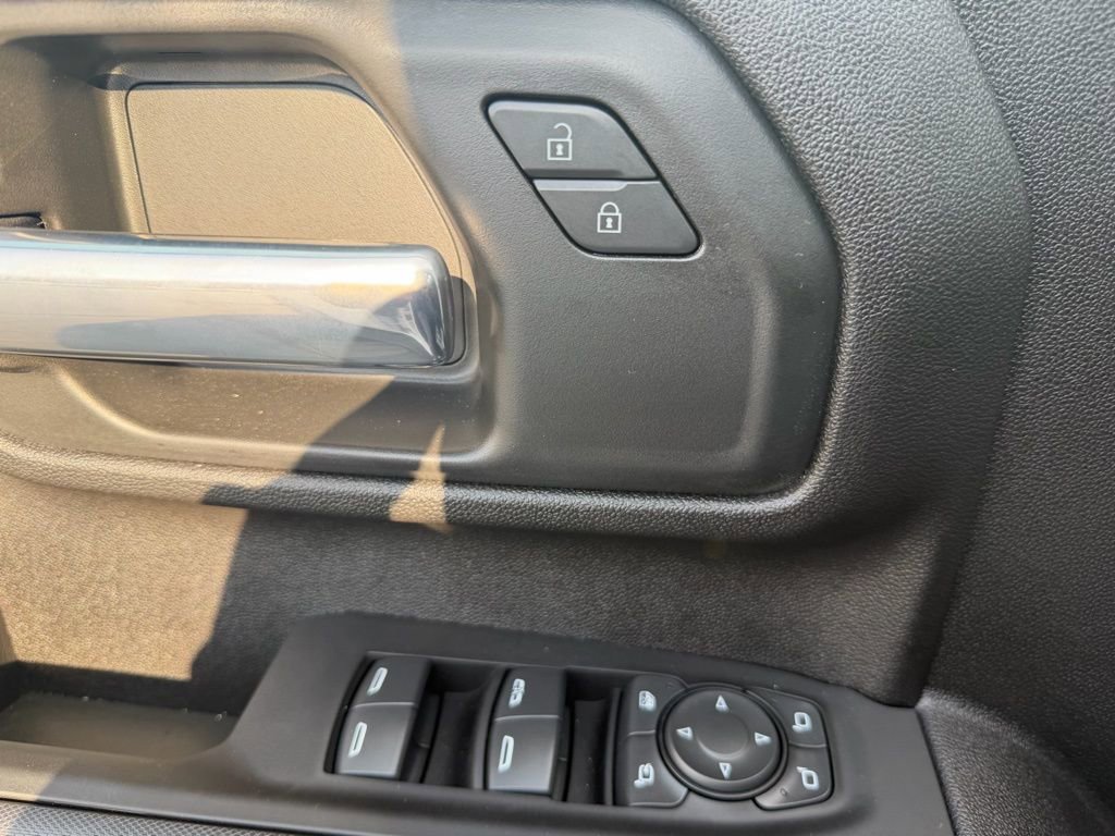 Used 2025 Chevrolet Silverado 2500 Custom w/ Custom Value Package image 14