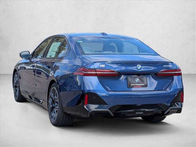 New 2027 BMW i5 M60 w/ M Sport Package AWD/4WD image 8