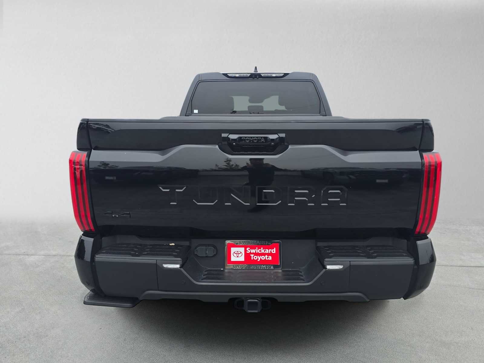 Used 2024 Toyota Tundra Limited w/ TRD Off-Road Package AWD/4WD image 4