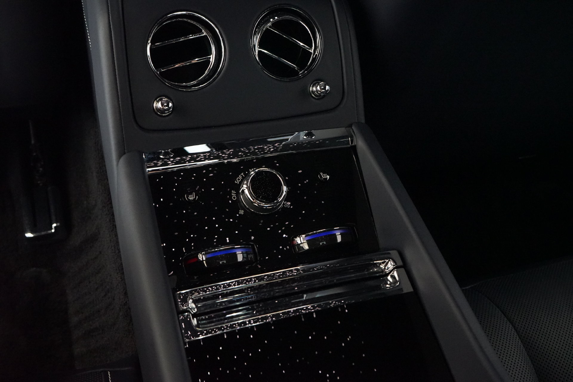 Used 2024 Rolls-Royce Spectre w/ Spectre Launch Package AWD/4WD image 25