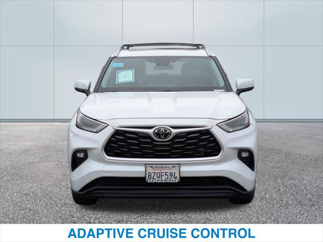 Used 2022 Toyota Highlander XLE FWD image 3
