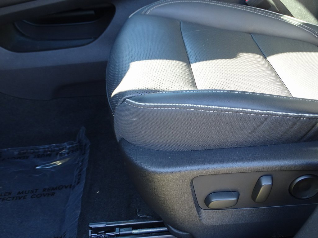 Used 2021 Buick Envision Essence w/ Technology Package I image 16