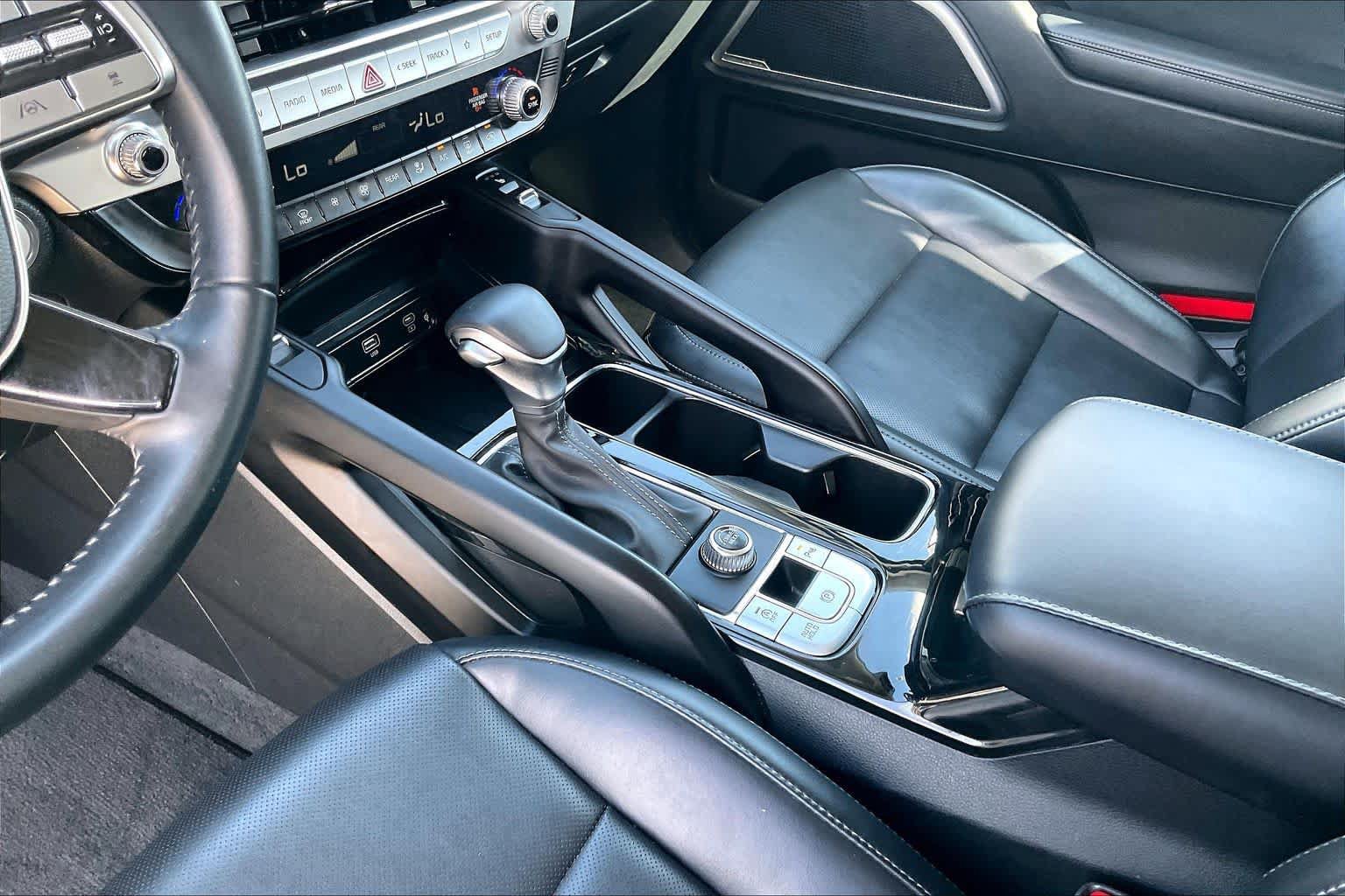 Used 2025 Kia Telluride S FWD image 16