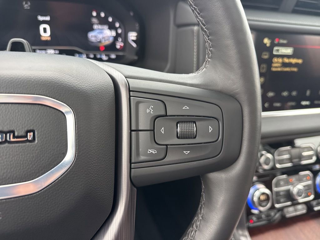 Used 2024 GMC Yukon XL Denali Ultimate w/ LPO, Illumination Package image 23