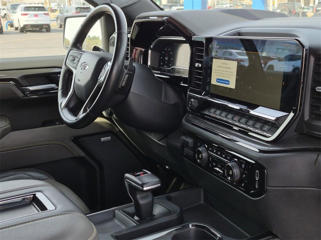 Used 2022 Chevrolet Silverado 1500 ZR2 w/ Technology Package image 12