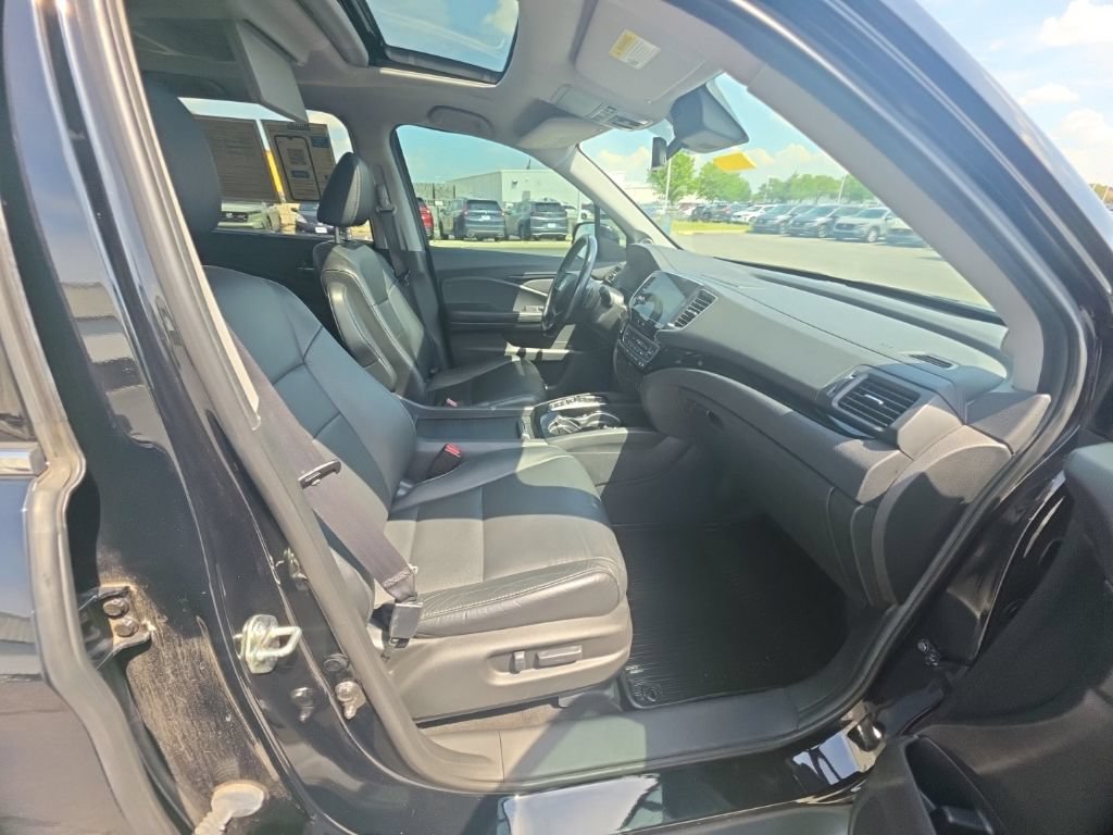 Used 2020 Honda Pilot Touring image 36