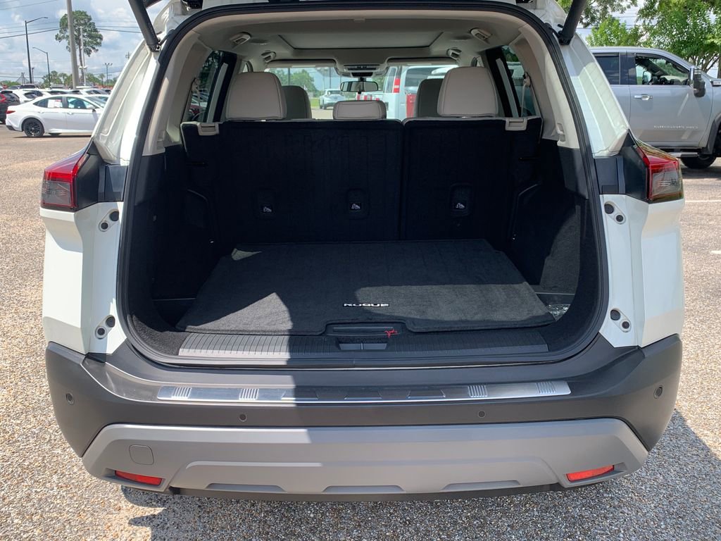 Used 2023 Nissan Rogue SV w/ SV Premium B Package FWD image 6