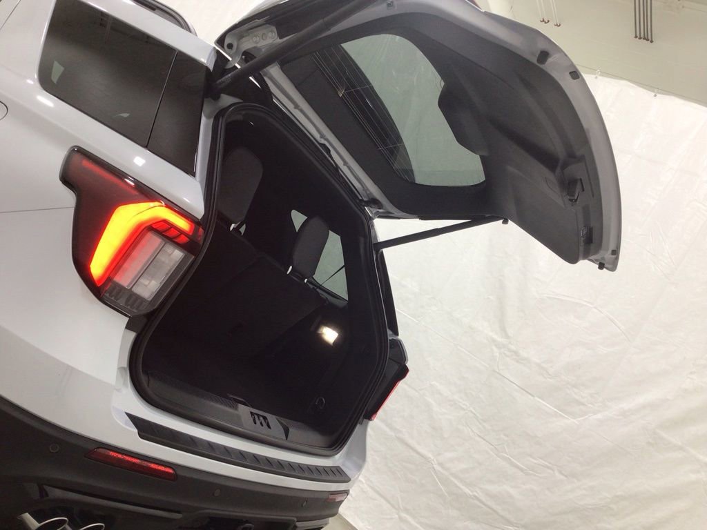 New 2026 Ford Explorer ST image 32