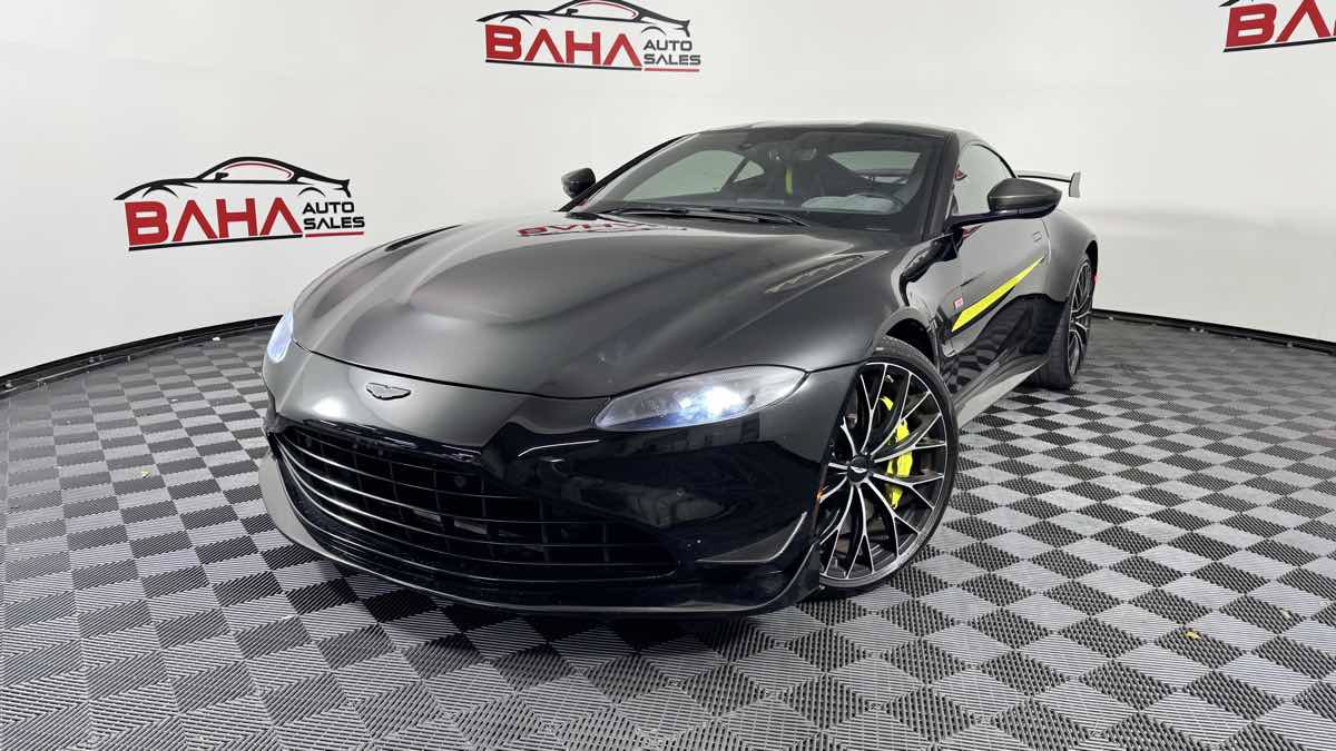 Used 2022 Aston Martin V8 Vantage Coupe RWD image 2