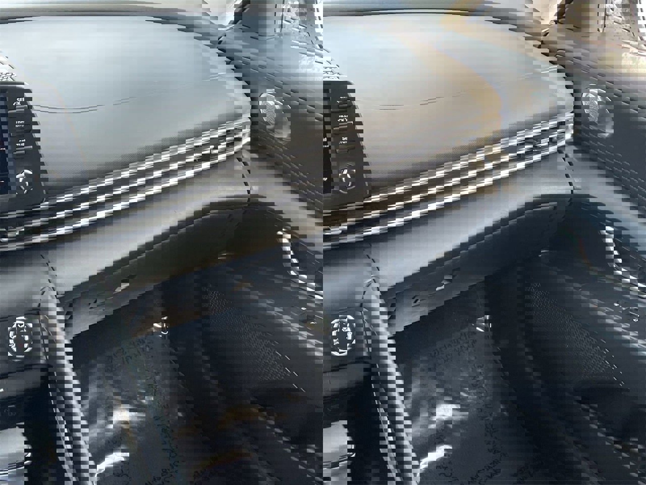 Used 2024 Hyundai Elantra SE image 15