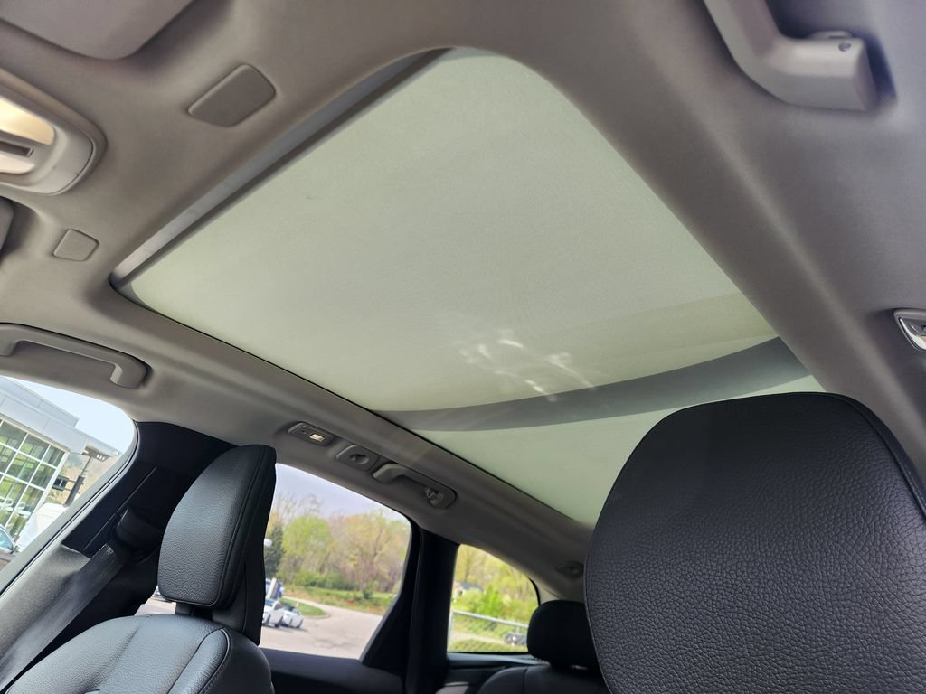 Certified 2025 Volvo XC60 B5 Plus AWD/4WD image 10