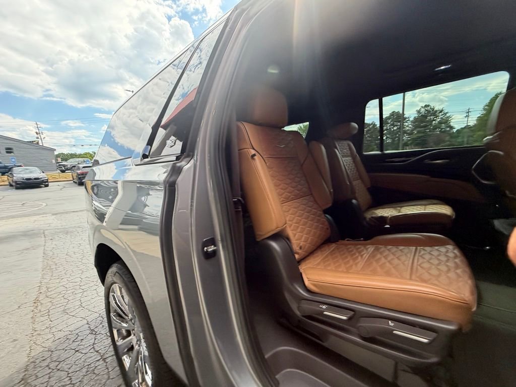 Used 2023 Cadillac Escalade ESV Sport w/ Touring Package AWD/4WD image 35