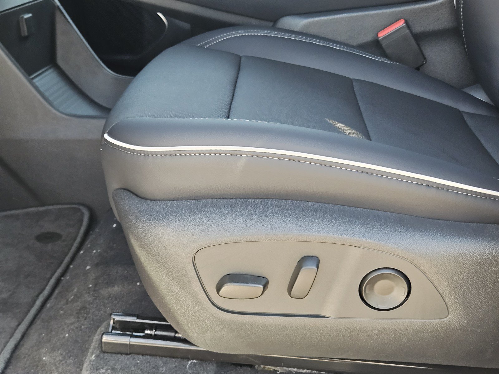 New 2026 Buick Enclave Preferred w/ Power Package FWD image 17