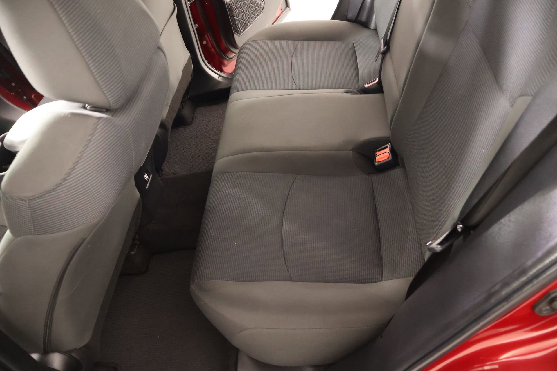 Used 2022 Toyota RAV4 LE image 11